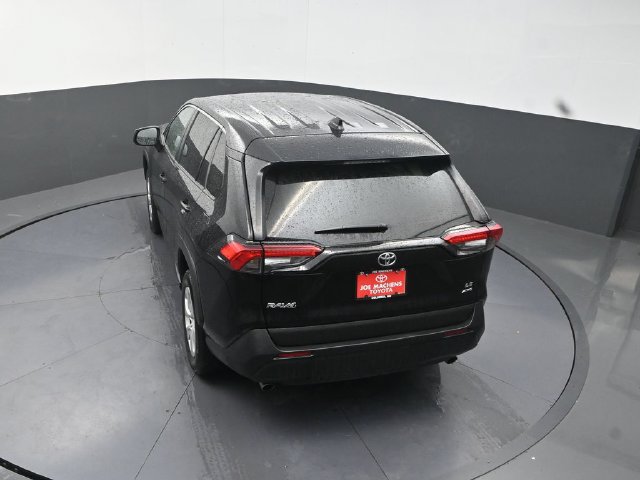 Used 2025 Toyota RAV4 LE AWD/4WD image 27