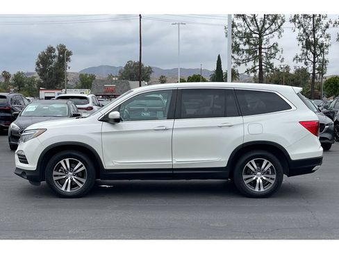 Certified 2018 Honda Pilot EX image 2