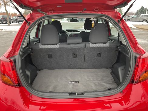 Used 2015 Toyota Yaris L image 10
