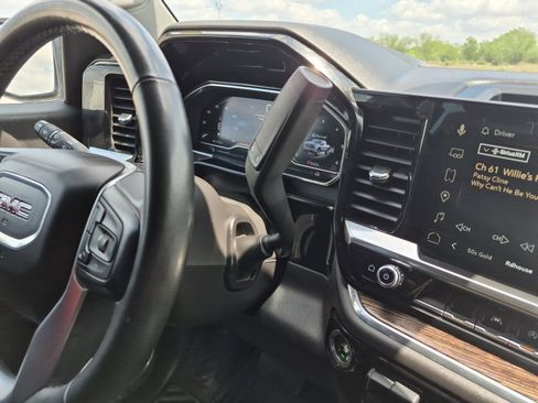 Used 2024 GMC Sierra 1500 Elevation image 21