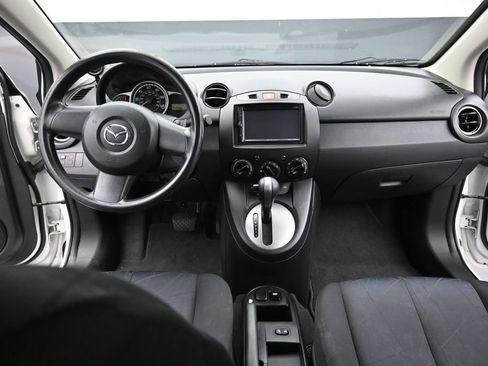 Used 2013 MAZDA MAZDA2 Sport FWD image 2
