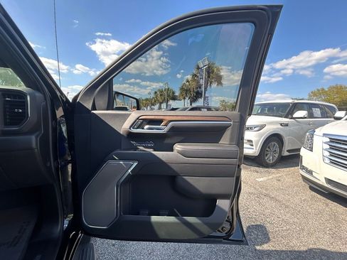 Used 2024 Chevrolet Silverado 1500 High Country AWD/4WD image 28