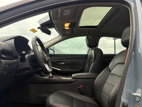 Used 2024 Nissan Sentra SR w/ SR Premium Package image 10