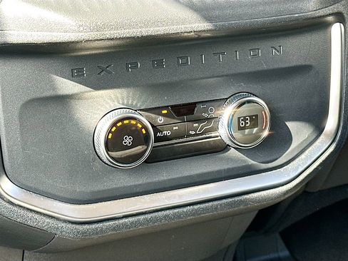 Used 2025 Ford Expedition Max Active AWD/4WD image 24