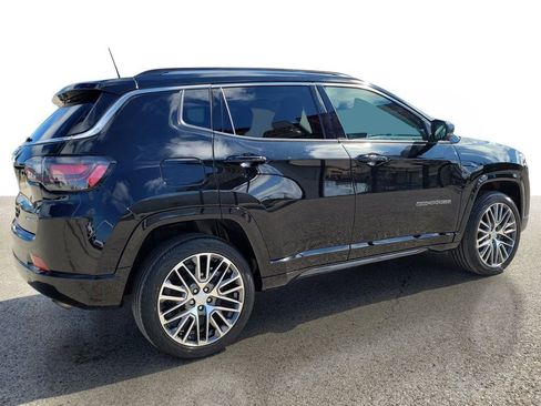 Used 2022 Jeep Compass Limited w/ Elite Group AWD/4WD image 4
