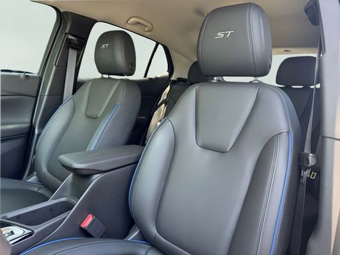 New 2026 Buick Encore GX Sport Touring w/ Advanced Technology Package FWD image 9
