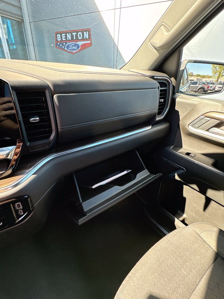 Used 2025 Chevrolet Silverado 1500 LT AWD/4WD image 29