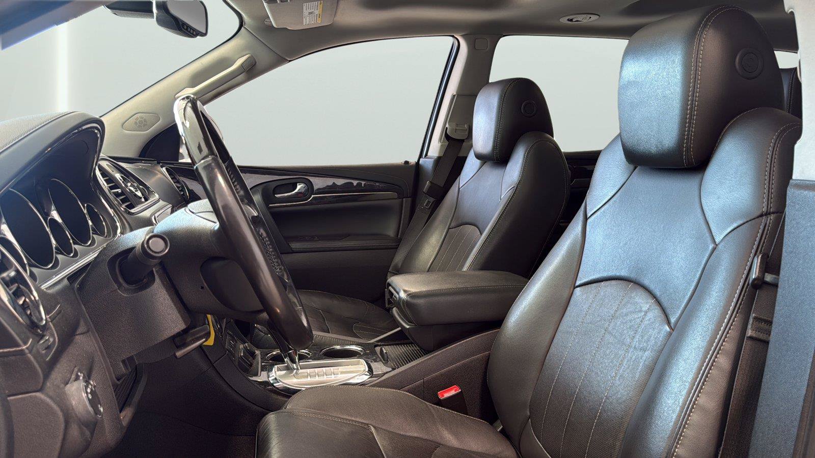 Used 2017 Buick Enclave Leather AWD/4WD image 10