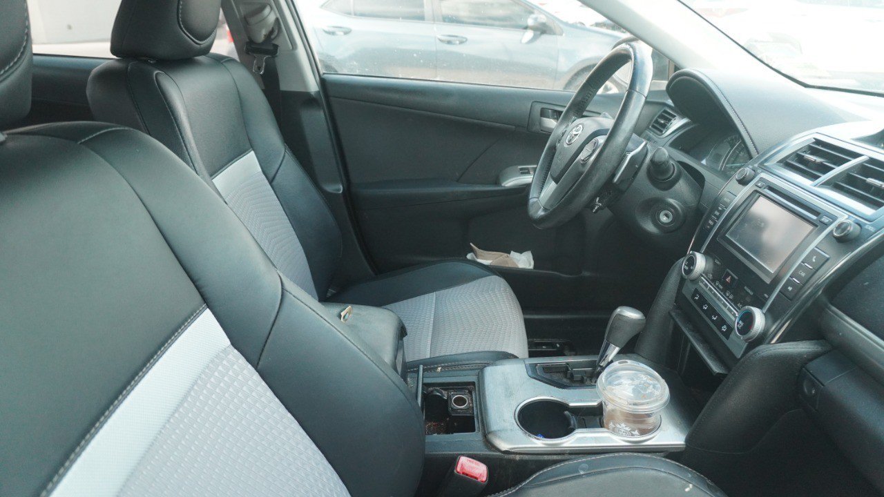 Used 2012 Toyota Camry SE FWD image 10