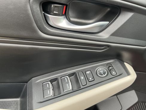 Used 2025 Honda Accord SE image 25