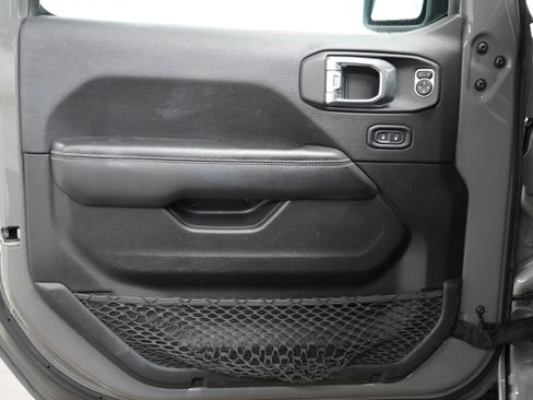 Used 2023 Jeep Wrangler Sahara image 16