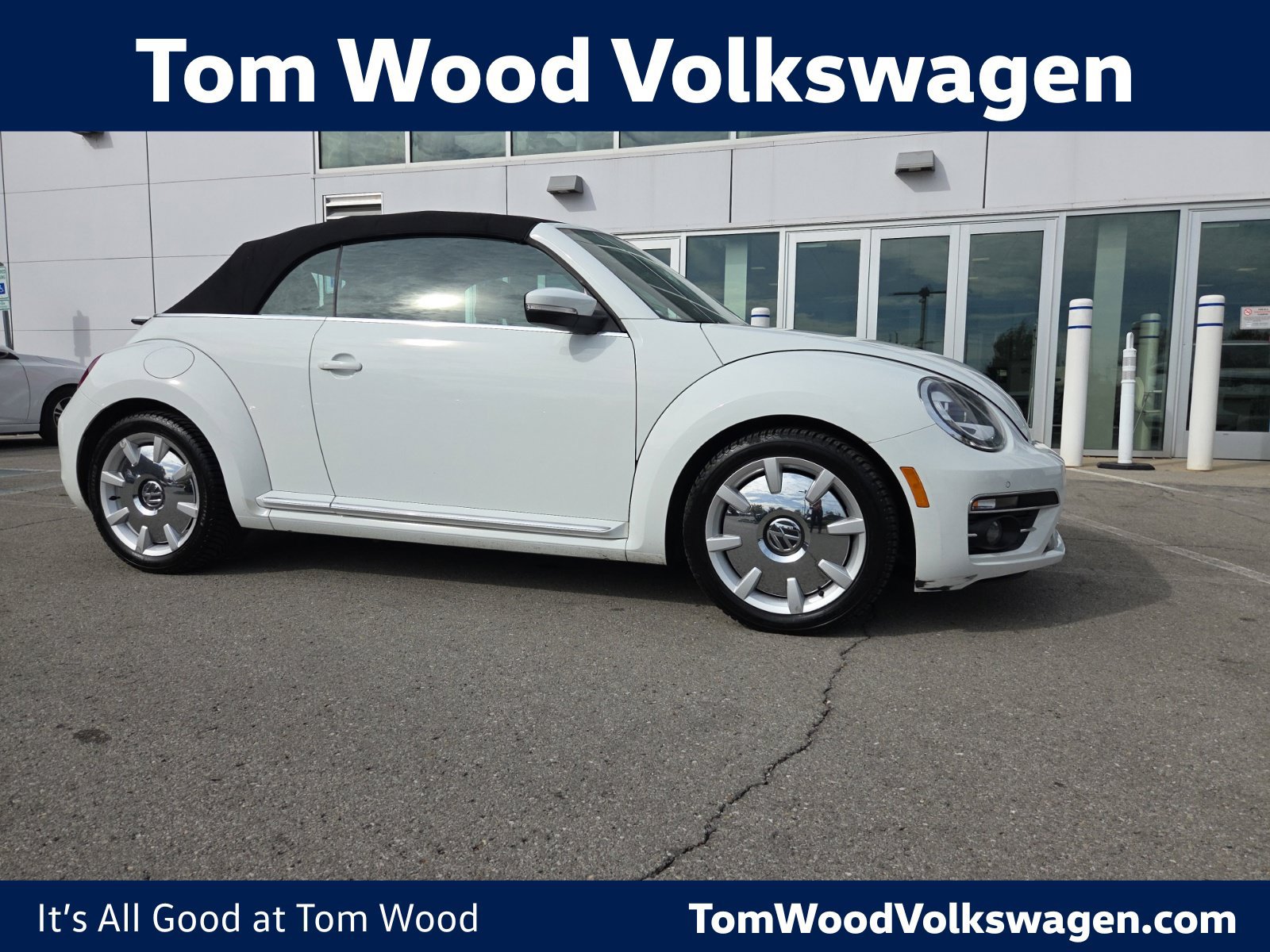 Used 2019 Volkswagen Beetle 2.0T SE FWD image 1