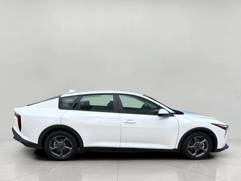Used 2025 Kia K4 FWD image 30