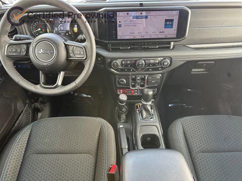 Certified 2025 Jeep Wrangler Unlimited Rubicon 4xe w/ Convenience Group AWD/4WD image 14
