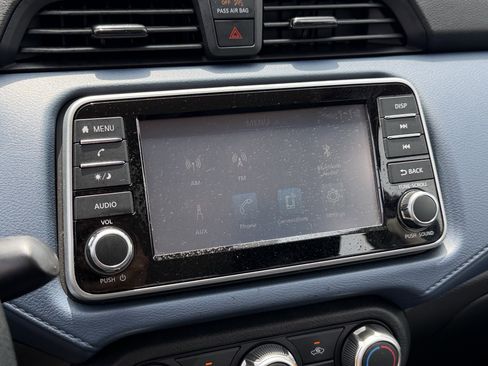Used 2025 Nissan Versa SV FWD image 21
