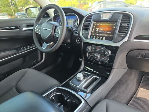 Used 2023 Chrysler 300 Touring w/ Safetytec Plus Group RWD image 16
