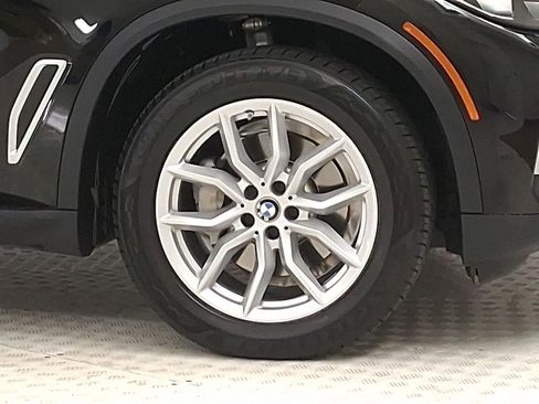 Used 2023 BMW X5 xDrive40i w/ Parking Assistance Package AWD/4WD image 10