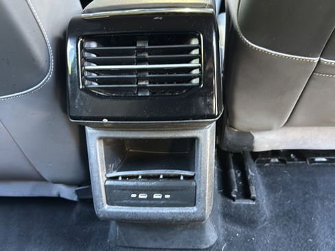 Used 2023 Volkswagen ID.4 2WD image 30