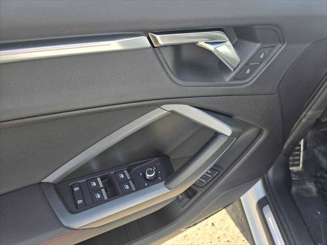Used 2025 Audi Q3 2.0T Premium Plus w/ Premium Plus Package AWD/4WD image 22