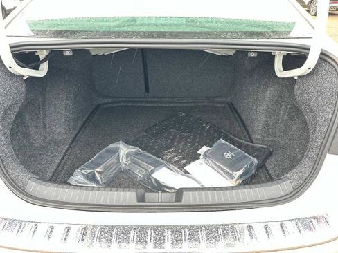 New 2025 Volkswagen Jetta SE image 10