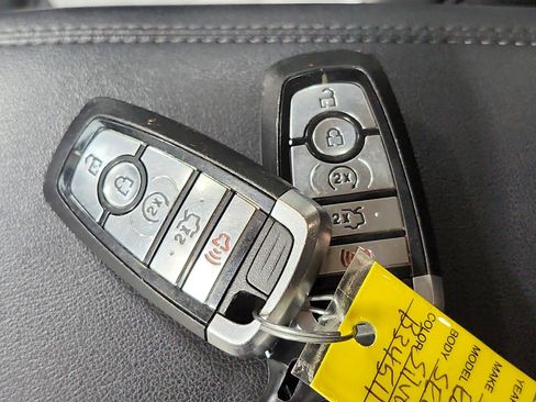 Used 2019 Ford Edge SEL w/ Equipment Group 201A FWD image 12
