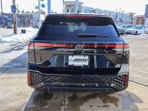 New 2026 Volkswagen Tiguan SE R-Line image 4