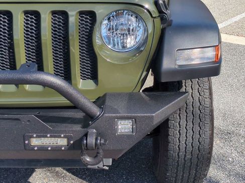 Used 2020 Jeep Wrangler Sport image 10