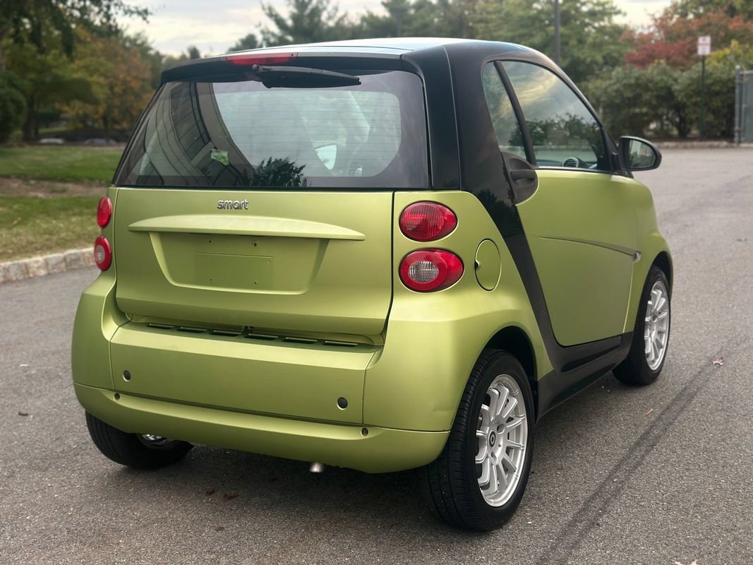 Used 2012 smart fortwo passion RWD image 7