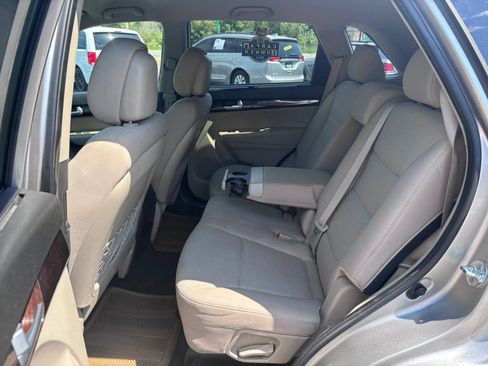Used 2015 Kia Sorento LX FWD image 12