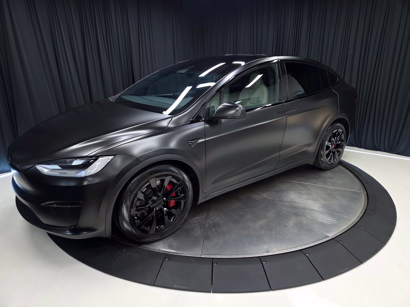 Used 2023 Tesla Model X Plaid AWD/4WD image 9