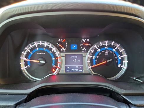 Used 2014 Toyota 4Runner SR5 image 18