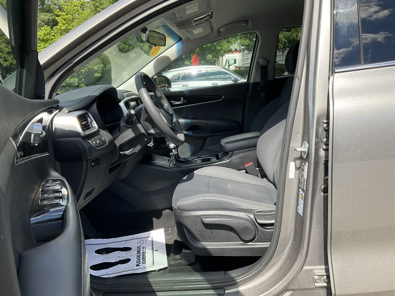 Used 2019 Kia Sorento AWD image 18