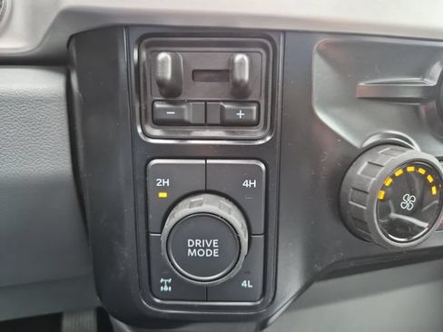 Used 2025 Ford F250 XLT w/ Black Appearance Package AWD/4WD image 19