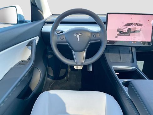 Used 2022 Tesla Model Y Performance AWD/4WD image 21