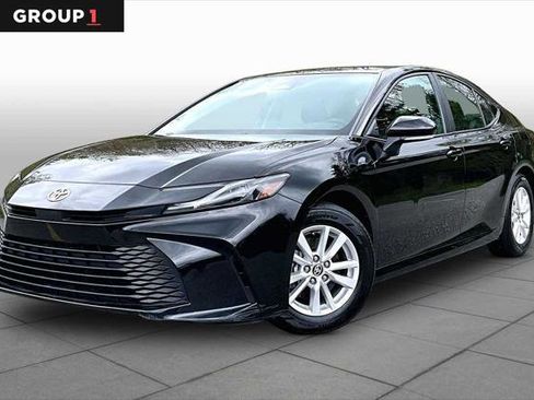 Certified 2025 Toyota Camry LE FWD image 1