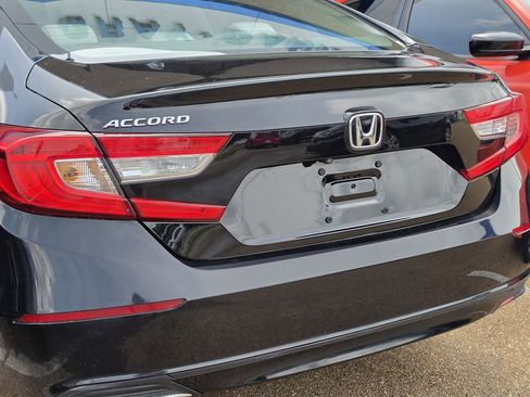 Used 2018 Honda Accord LX image 10