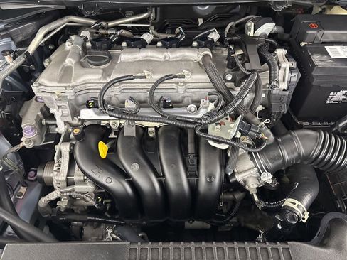 Used 2021 Toyota Corolla LE image 30