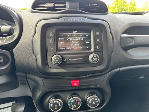 Used 2016 Jeep Renegade Latitude AWD/4WD image 16