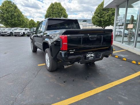 Used 2025 Toyota Tacoma SR5 AWD/4WD image 4
