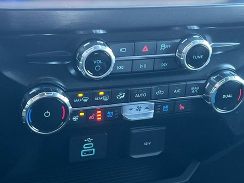 New 2026 Ford F350 Lariat w/ Black Appearance Package image 18