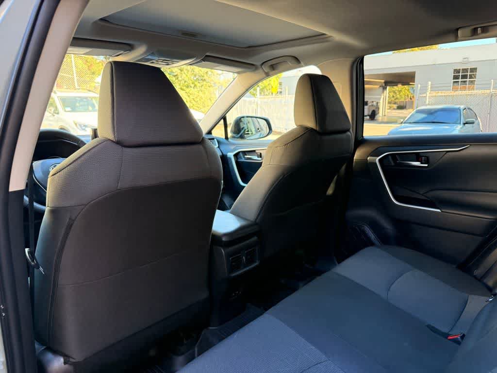 Used 2022 Toyota RAV4 XLE w/ Convenience Package FWD image 12