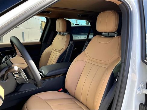 New 2026 Land Rover Range Rover Sport Dynamic SE AWD/4WD image 9