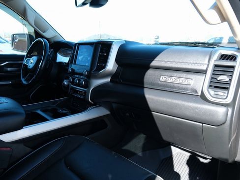 Used 2019 RAM 1500 Laramie image 31