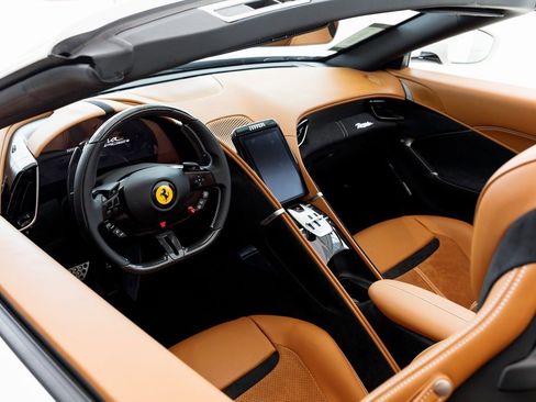 Used 2025 Ferrari Roma Spider image 39
