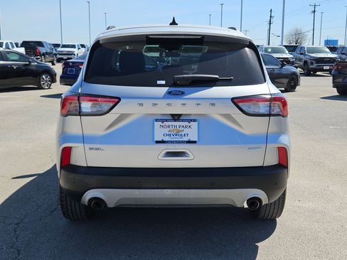 Used 2020 Ford Escape SEL image 4