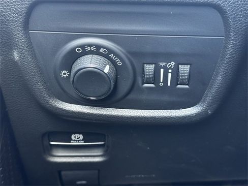 Certified 2023 Jeep Grand Cherokee L Laredo image 27