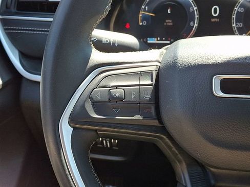 Used 2023 Jeep Grand Cherokee L Laredo AWD/4WD image 23