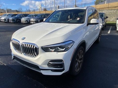 Used 2023 BMW X5 xDrive40i w/ Premium Package image 2