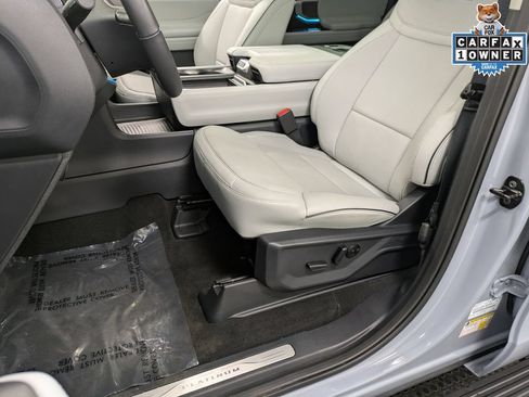 Used 2025 Ford Expedition Platinum w/ Platinum Ultimate Package AWD/4WD image 11