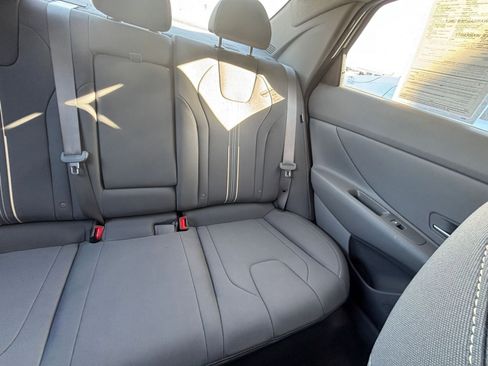 Used 2025 Hyundai Elantra SEL image 37